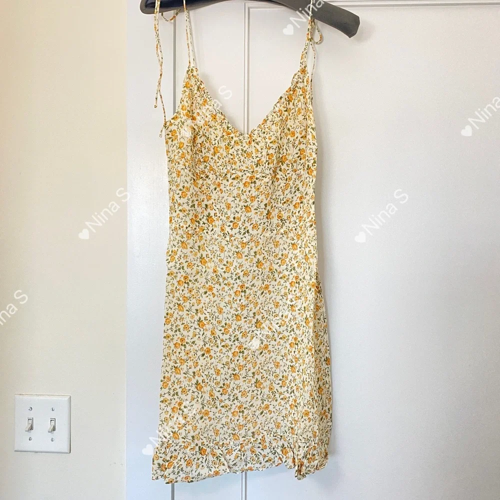 Reformation Esther Dress in Lima - Picture 3 of 6